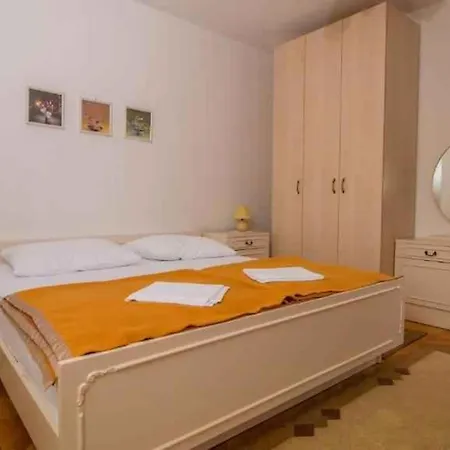 In 54401 Apartment *